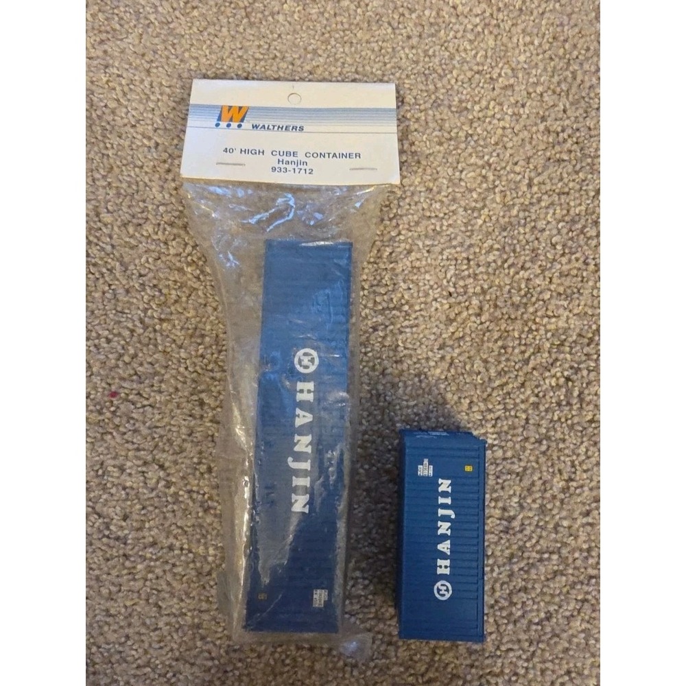Walthers 40' Hi-Cube Corrugated Container w/Flat Roof - Hanjin HO Scale 20 ' Con